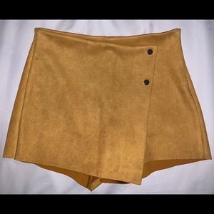 Zara gold suede skort, size XS